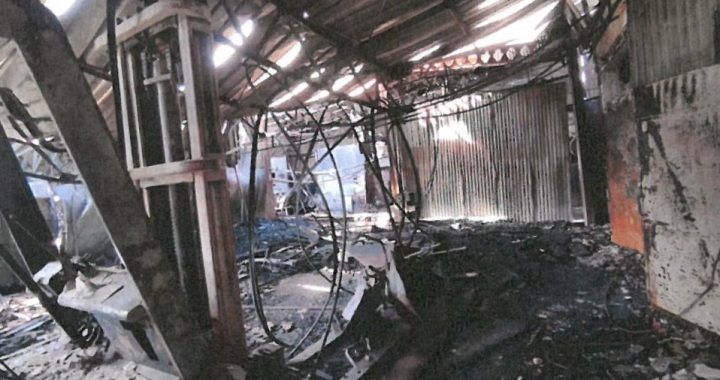 Na zdjęciu zniszczony budynek od środka